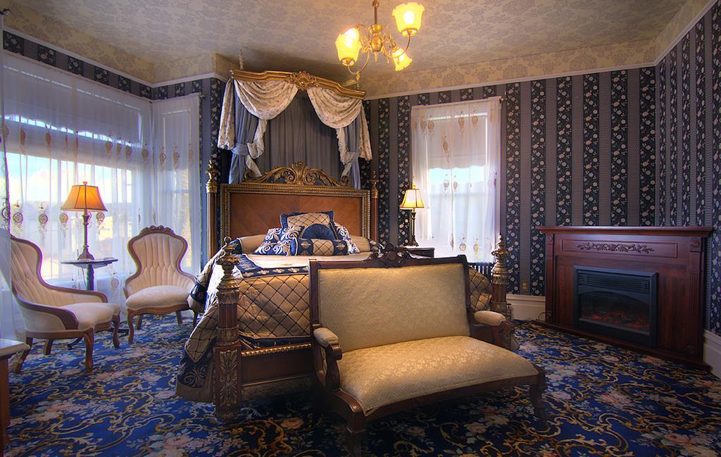 Gingerbread Mansion Bed & Breakfast Ferndale Room photo